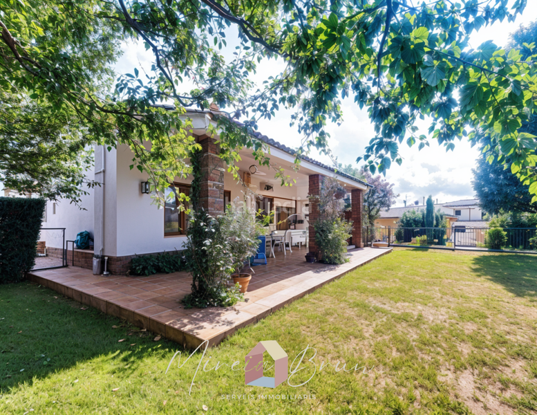 Foto 893ec23d-e4c3-46b7-90f2-20bbcb483699. Chalet avec chauffage parking dans Tona