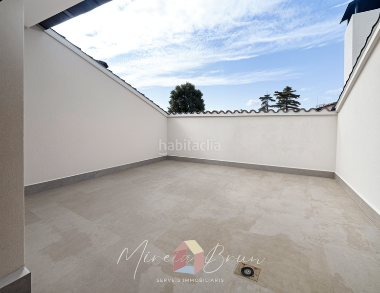 Foto b50ddc52-ec3a-44d3-a129-c7b0d31e50b6. Chalet avec chauffage parking dans Tona