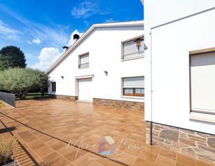 Chalet in Tona. Descripcin