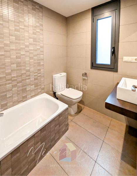 Foto 0200f9a0-cadb-4704-bd44-82d2cede193c. Duplex with heating parking in Tona