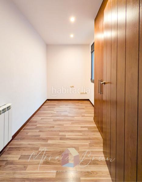 Foto 92c90e46-09a5-45dc-afee-e2f223771b76. Duplex with heating parking in Tona