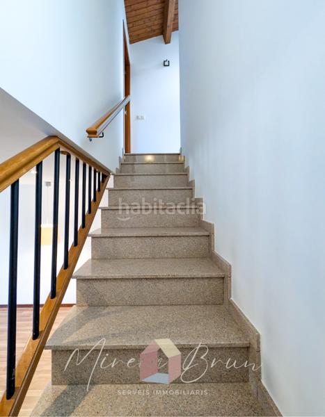 Foto a5e5a4b1-c3ee-4c20-b552-e113cb0a61d3. Duplex with heating parking in Tona