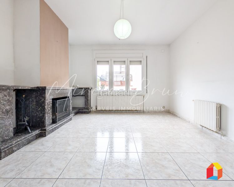 Foto a4490ccb-e2f7-4323-bd0c-64464fdab7c0. Casa adossada amb calefacció aparcament a Tona
