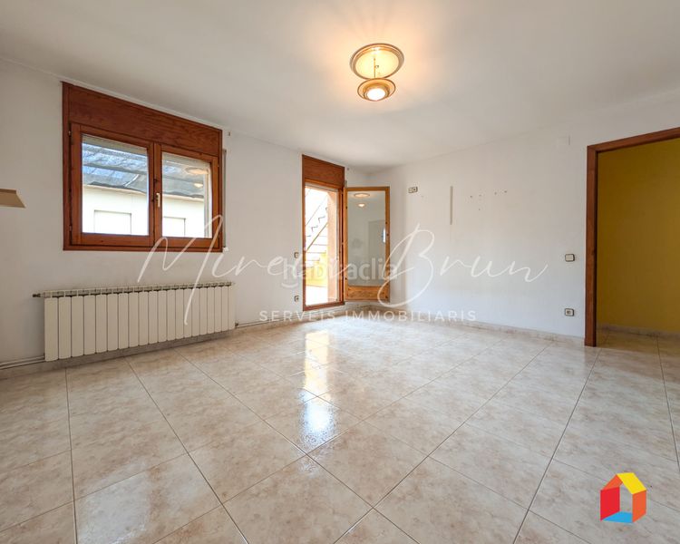Foto e458be17-6e81-4a03-a0ac-d7511c9ed369. Casa adossada amb calefacció aparcament a Tona