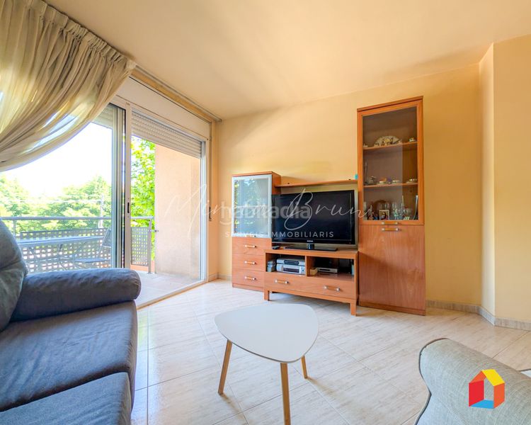 Foto cd61aea4-48b5-4704-a37a-fd6ec82a7798. Flat with heating parking in Tona