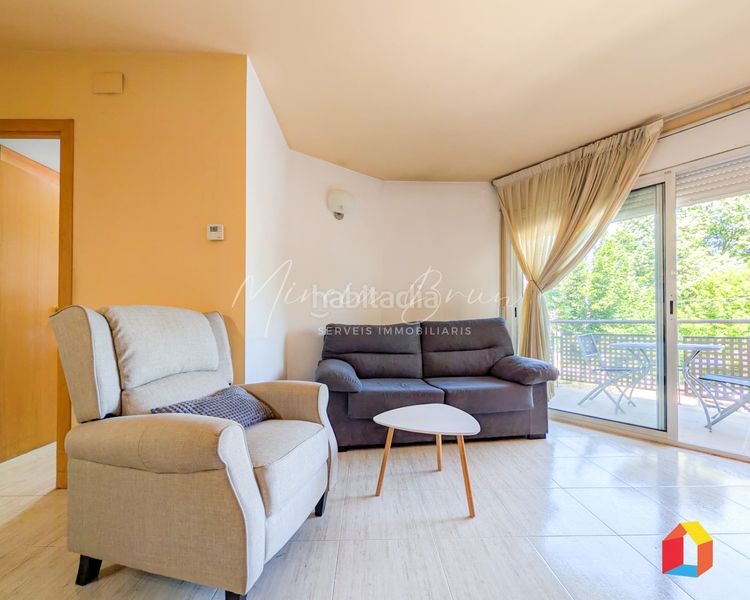 Foto 3dba3cdd-e2ea-4d35-829c-c41fcebe38a5. Piso en Tona