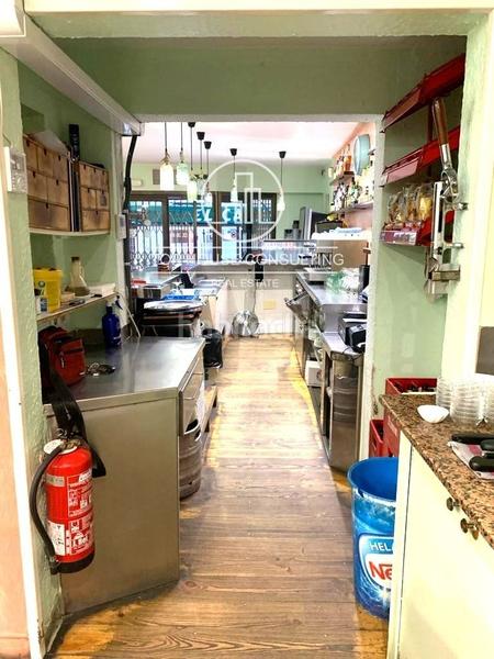 Foto 9a72a5f0-582d-4a57-88cc-e7a2e98d6e87. Local comercial se vende local con negocia a pleno rendimiento en Arenys de Munt