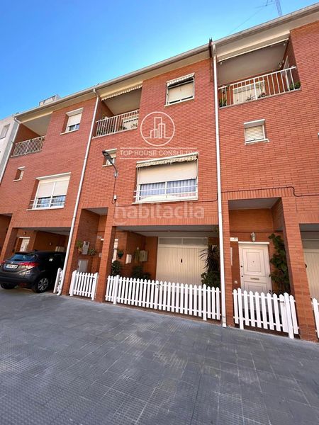 Foto 4b035477-923c-4fc5-bc76-bd3f86082ccc. Casa adossada amb calefacció aparcament a Zona alta Arenys de Mar