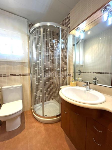 Foto 5812a207-583a-4a1f-8188-9b21a7e0463c. Casa adossada amb calefacció aparcament a Zona alta Arenys de Mar