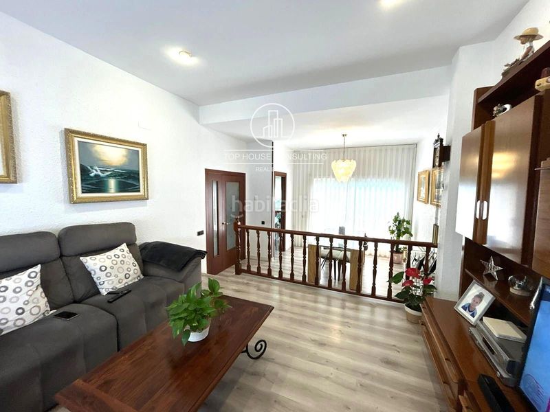 Foto 5c3ee537-f376-44bc-9ad6-354e037aff9b. Casa adossada amb calefacció aparcament a Zona alta Arenys de Mar