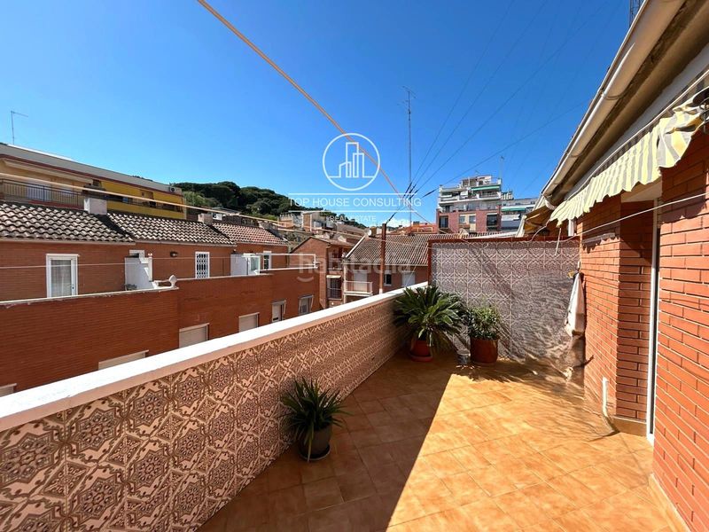 Foto a4dff1ea-b00f-4645-935e-3541f4c76b37. Casa adossada amb calefacció aparcament a Zona alta Arenys de Mar