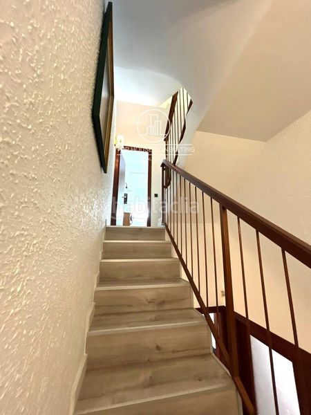 Foto f07427a9-b35b-45be-a0a2-6bb2393e311e. Casa adossada amb calefacció aparcament a Zona alta Arenys de Mar