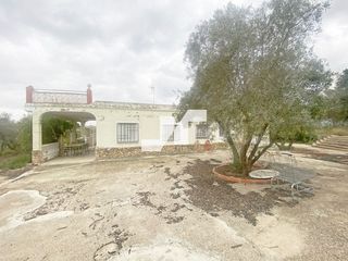 Chalet  Diseminados [p-24] 19 polígono 24 parcela 19. Chalet con parcela y piscina entre cheste y pedralba