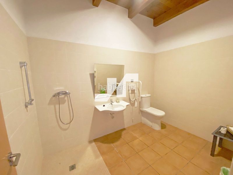 Foto 8239f724-fc4f-48ab-9585-ae38124a2f25. Edifici a Orea