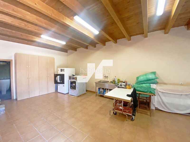 Foto aab10f2f-8edf-4d89-9473-bd6b90a610c1. Edifici a Orea