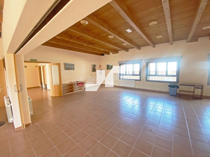 Foto ae23c09f-aaa6-408b-b1d9-97f08080e51d. Edifici a Orea