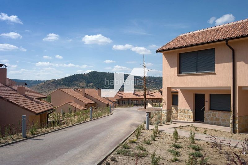 Foto e214a133-4010-4242-878b-9b4610c2bd52. Edifici a Orea
