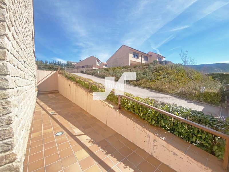 Foto ee50905d-16ba-452c-91e6-01c16000cee6. Edifici a Orea