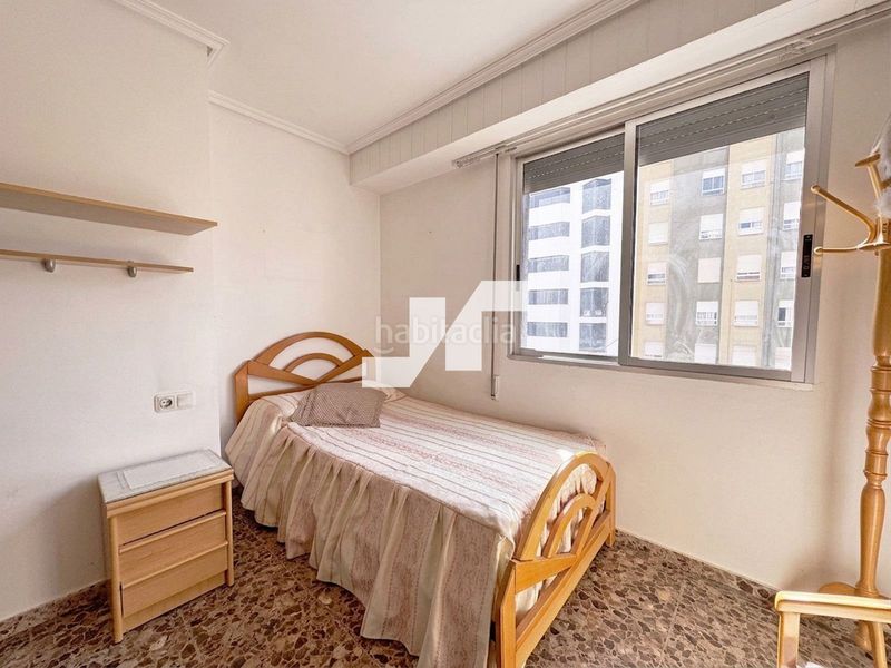 Foto 2051fd40-d876-4897-81dc-86dcb51c6146. Edifici a Llombai Burriana