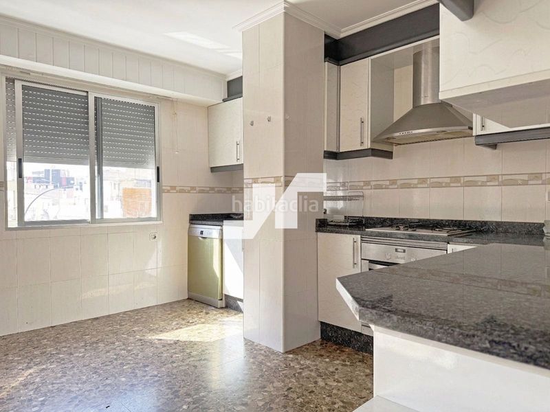 Foto 3d456d26-c99d-4ab5-9c82-8b56be38587c. Edifici a Llombai Burriana