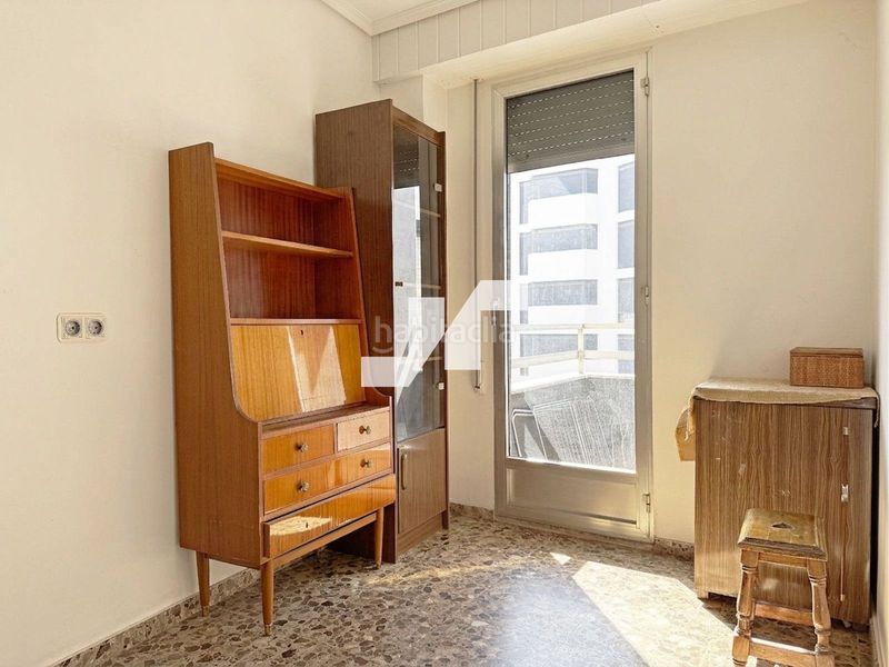 Foto 4bf1bfb6-3d6e-4e46-abae-8b5fc9d38f2c. Edifici a Llombai Burriana