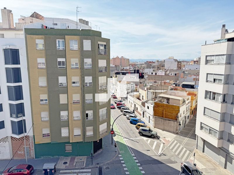 Foto 505a63b7-6f6a-443b-96d9-ceac54b2ca44. Edifici a Llombai Burriana