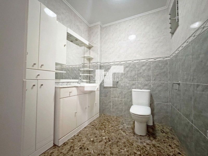 Foto 631d00e5-5412-447e-a50d-0d5ef5be3726. Edifici a Llombai Burriana