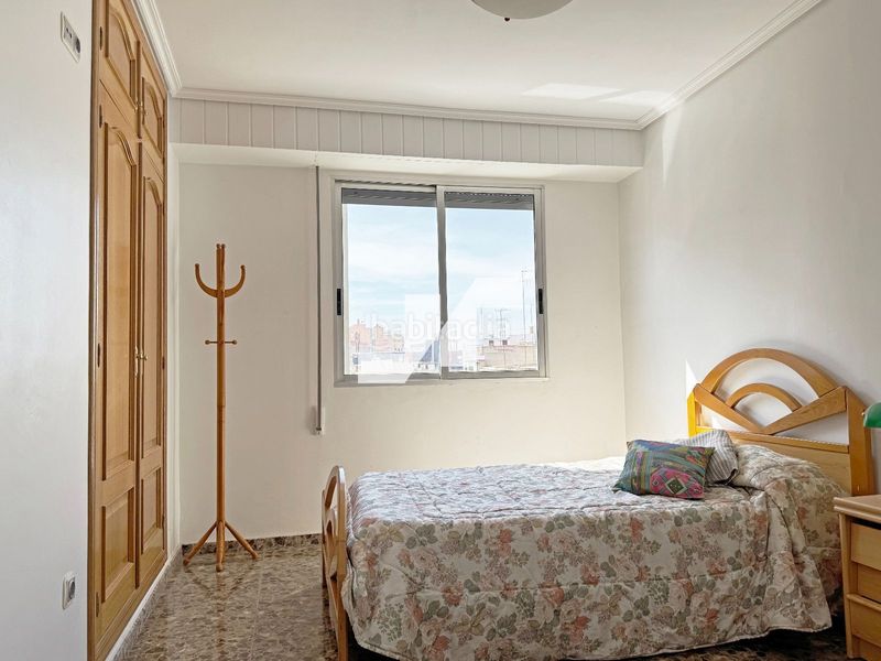 Foto 78d9d609-3b74-4164-8de4-e98e5ac6539a. Edifici a Llombai Burriana