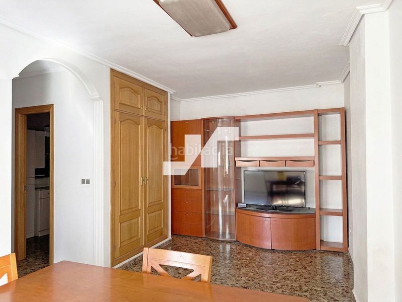 Foto ca8c86b1-0199-4f66-b81c-c13247234667. Edifici a Llombai Burriana