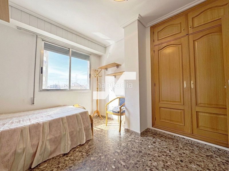 Foto ecc268d1-acbc-4192-82bc-a15ef6e84578. Edifici a Llombai Burriana