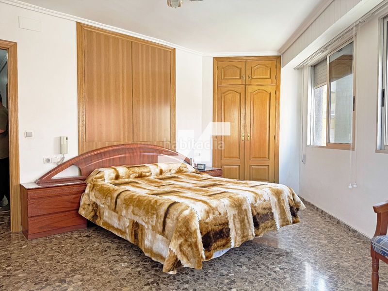 Foto f36e226a-2995-456a-b914-55cbcb43297b. Edifici a Llombai Burriana