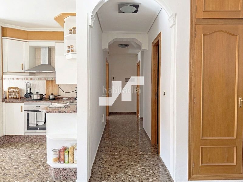 Foto f3eb32d5-18c9-493c-8528-9e1920526dc0. Edifici a Llombai Burriana