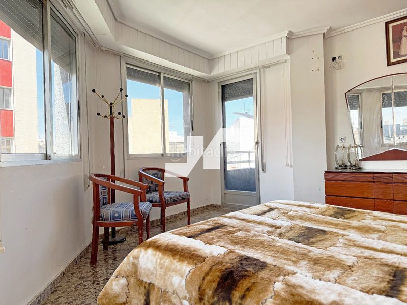 Foto f5386182-1440-4469-b665-ccf6bebcb0d1. Edifici a Llombai Burriana