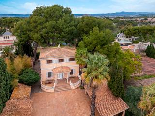 Xalet  Mestral. Chalet en venta en madrigal