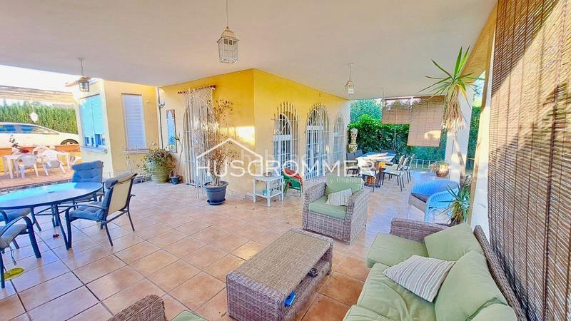 Foto 5c6368e5-da44-40fc-9e66-3b29ec726dae. Chalet with parking in Madrigal Villarreal / Vila - real