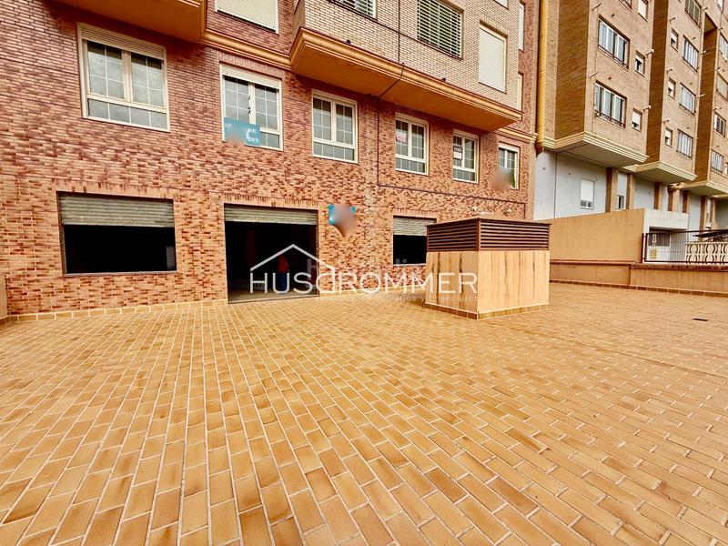 Foto 25d92cdc-6e65-4725-9669-f59e437dc393. Business premise in Piscinas Villarreal / Vila - real