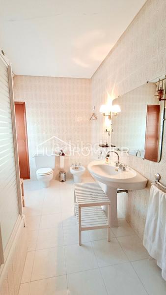 Foto 5b26e8e8-79de-4a9c-8849-73a9a18d2f03. House with parking in Centro Villarreal / Vila - real