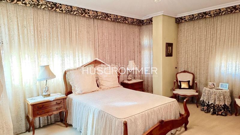 Foto 994211d1-e36e-4210-86a4-788f7db74c28. House with parking in Centro Villarreal / Vila - real