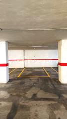Aparcament cotxe  Calle pintor gumbau. Parking en venta en piscines