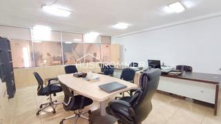 Oficina  Hermanos bou. Local