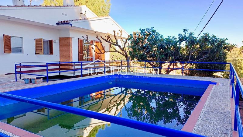 Foto 2b233e44-b7d0-40b6-99ee-f5469854d72e. Xalet amb aparcament piscina a Madrigal Villarreal / Vila - real