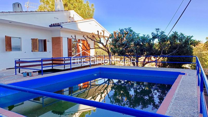 Foto 41fc5848-2fdd-4d09-afc2-0ba2bee2cc43. Xalet amb aparcament piscina a Madrigal Villarreal / Vila - real