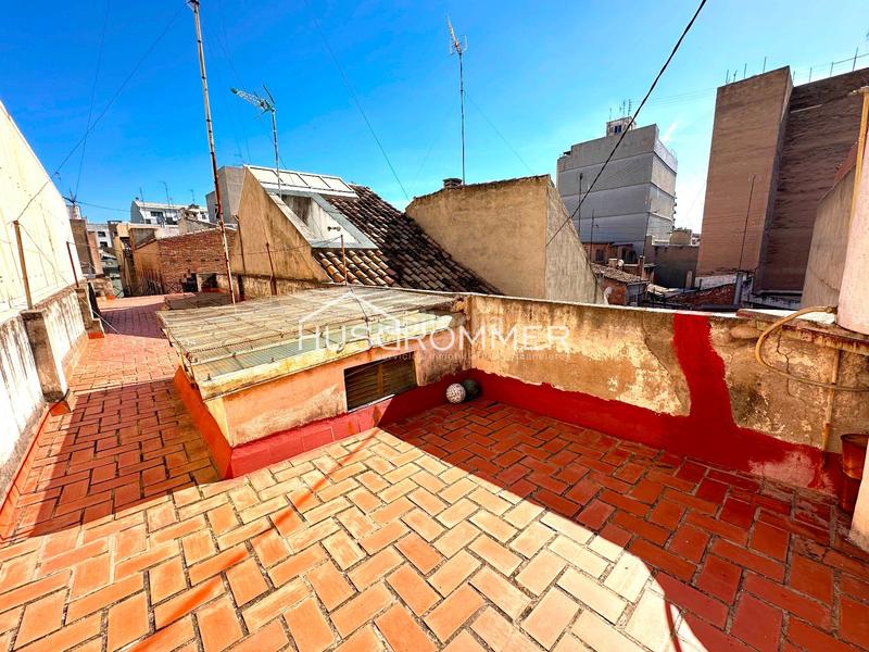 Foto 0cf9b381-a0cb-4b97-99e5-8dc0ba73b5d5. House with parking in Centro Villarreal / Vila - real