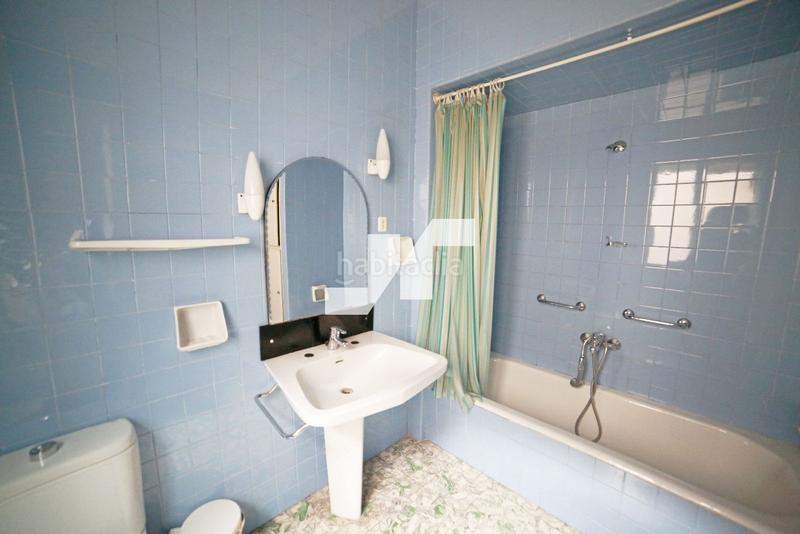 Foto ca23d4b1-09dc-49a0-85d5-88c4fe159755. House with parking in Centro Villarreal / Vila - real