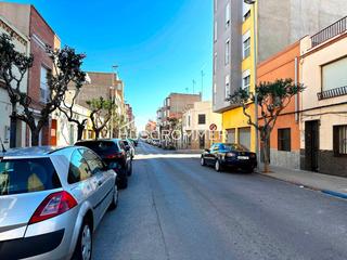 Lloguer Local Comercial  Pietat. Se alquila local 165m en vilareal, ideal negocio.