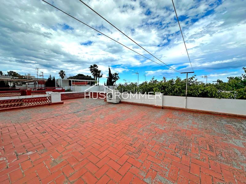 Foto 6c2c38c1-d25b-4431-9668-592062aee0a4. Chalet mit parking in Playa Burriana