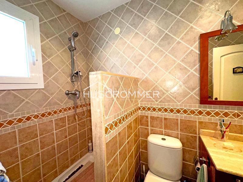 Foto b78bc9f8-2d0b-4768-ad26-edc62905223c. Chalet mit parking in Playa Burriana