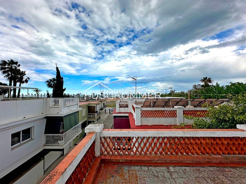 Foto d35fcb77-b1d7-405d-99d9-29f4e106dc64. Chalet mit parking in Playa Burriana