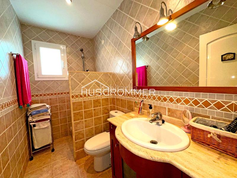 Foto d38bfe06-5b5b-4e42-af5a-984685c42e6c. Chalet mit parking in Playa Burriana