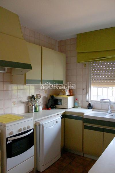 Foto 0c8107d1-024a-44f3-8354-e9b632a00dfc. Chalet  con jardín, piscina y barbacoa en vilareal en Villarreal / Vila - real